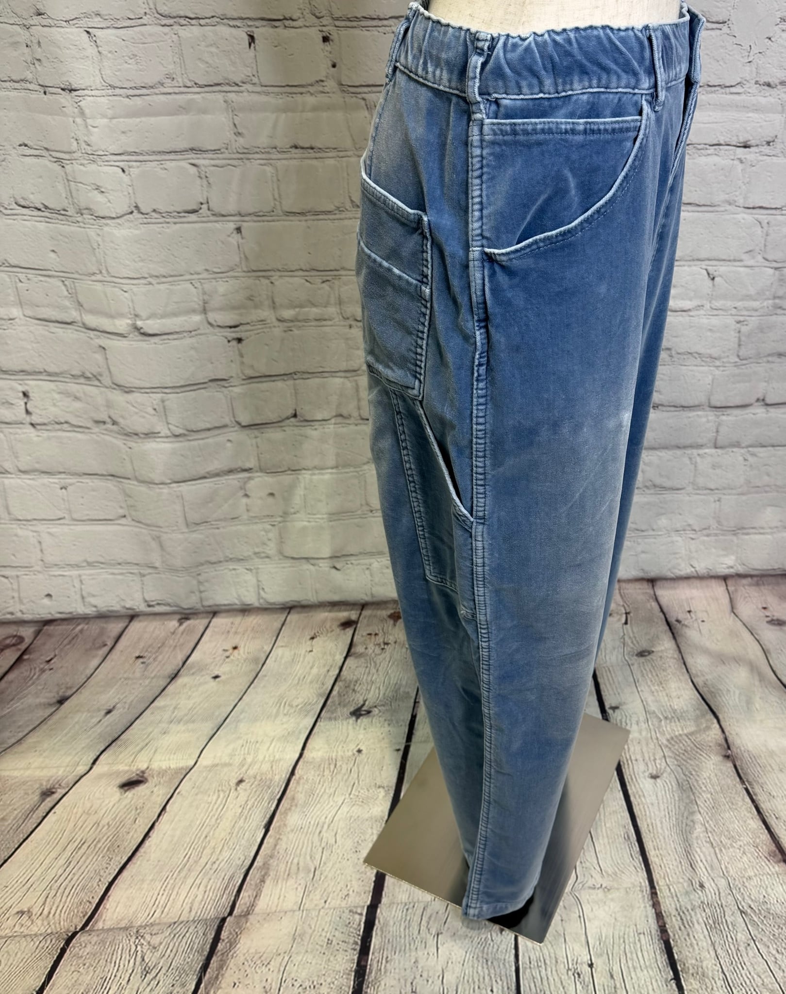 【美品】dignitecollier　ディニテコリエ　 別珍　デニムパンツ SALE！Dignite collier ディニテコリエ 別珍デニムパンツ 80256363