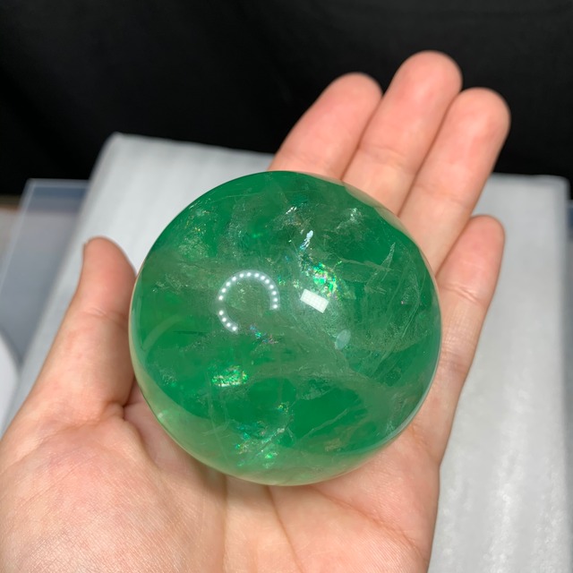 秘蔵プレミアム✩透明度高め大玉グリーンフローライトスフィア