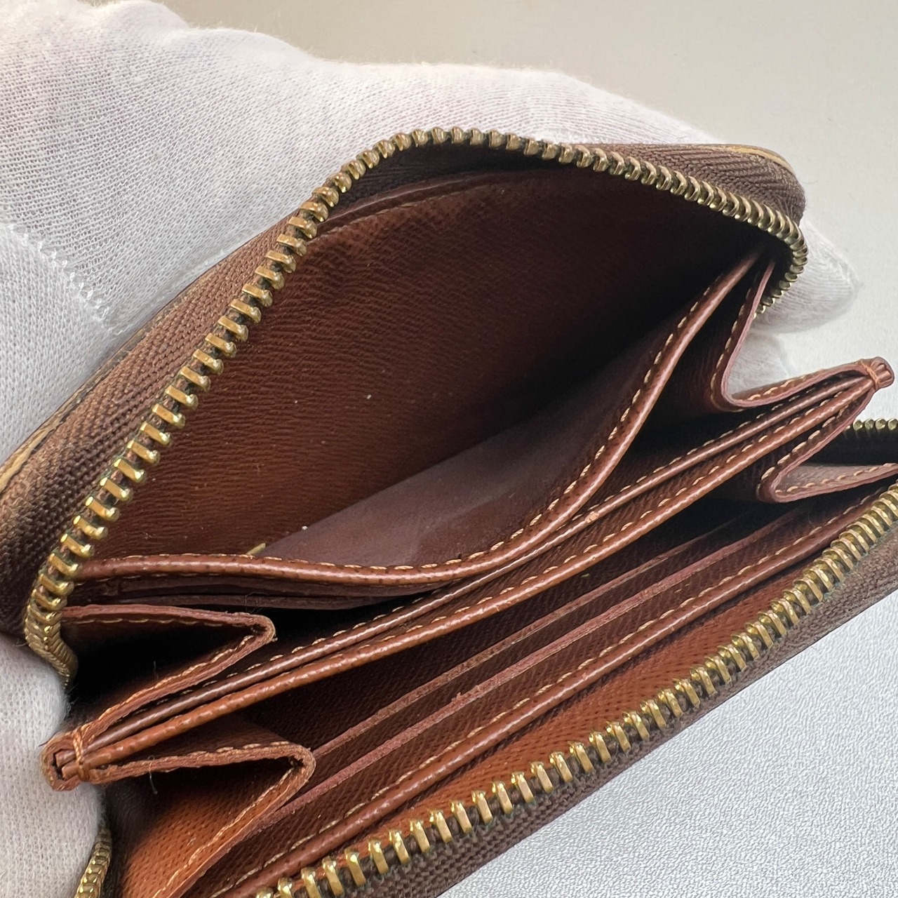 LOUIS VUITTON ルイヴィトン モノグラム LV   レザー ジッピーコインパース ブラウン A-12132