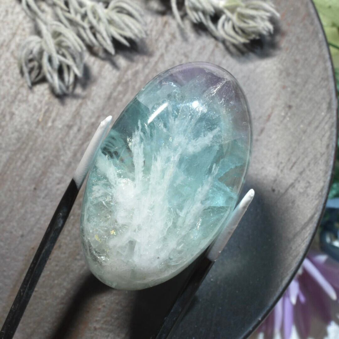 【送料無料】《えびあ作品》エンジェルフェザーinフローライト ルース〈虹入り〉 中国産 B