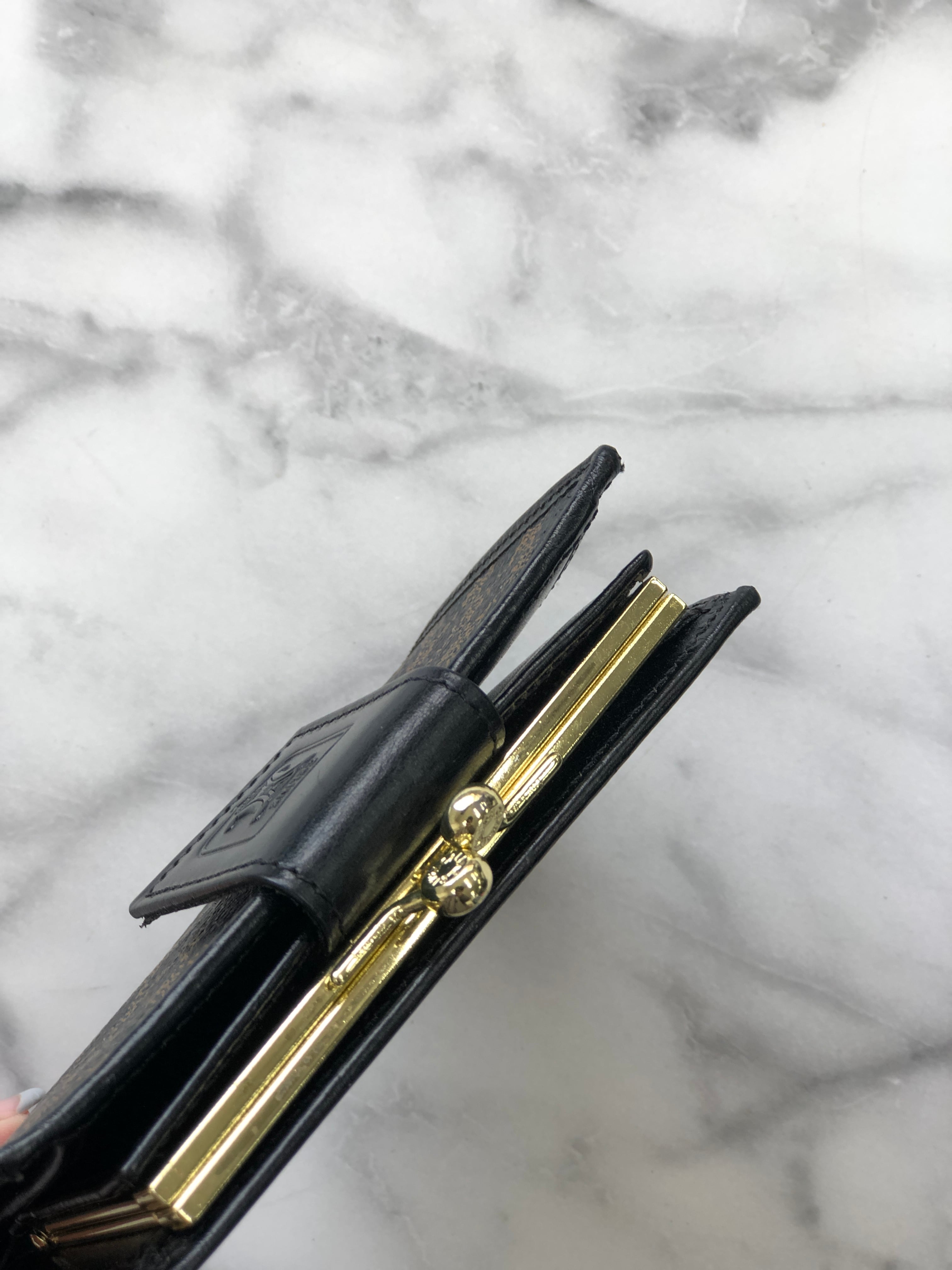 CELINE セリーヌ マカダム ブラゾン型押し コンパクトウォレット
