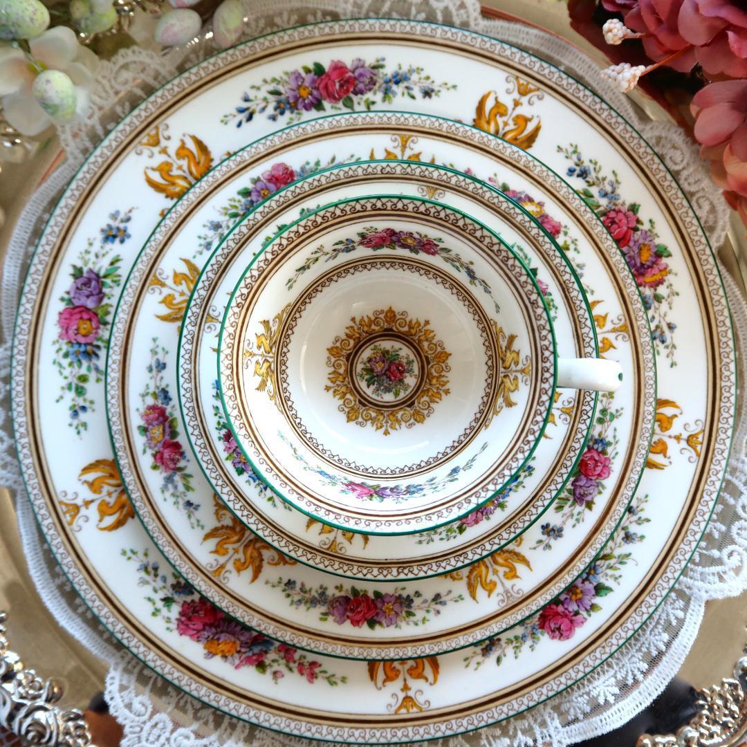 希少ウェッジウッド コロンビア　パウダーグリーン　シャグリーン　フラワーベース 希少ウェッジウッド コロンビア パウダーグリーン シャグリーン