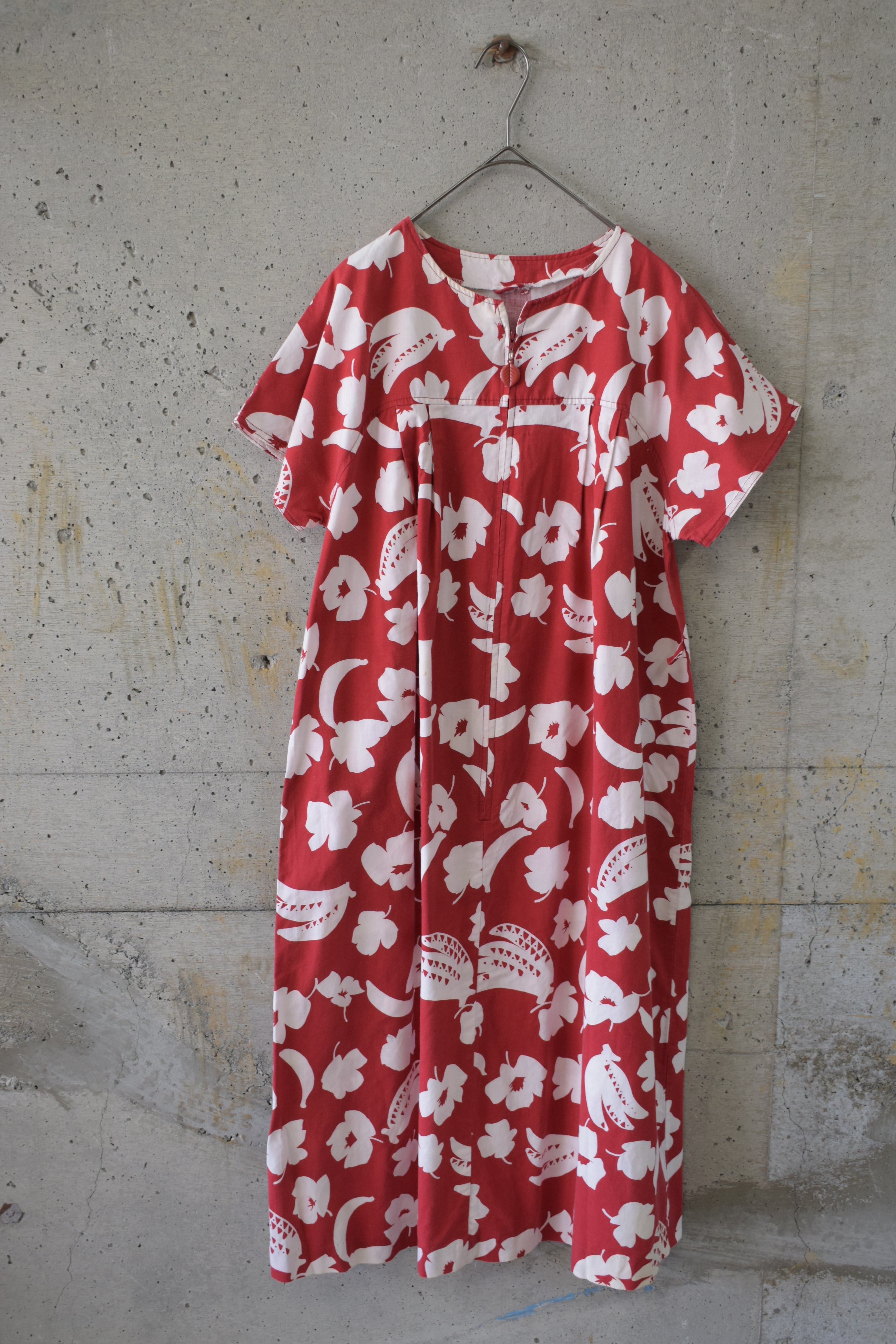 Red floral print loose-fitting dress