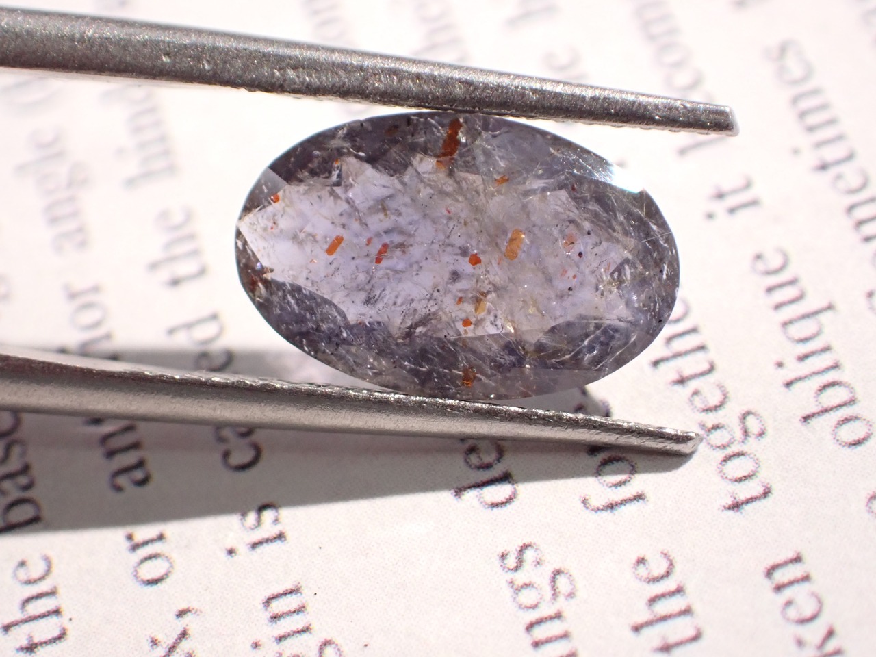 ブラッドショットアイオライトサンストーン　2.31ct　[C13‐60]