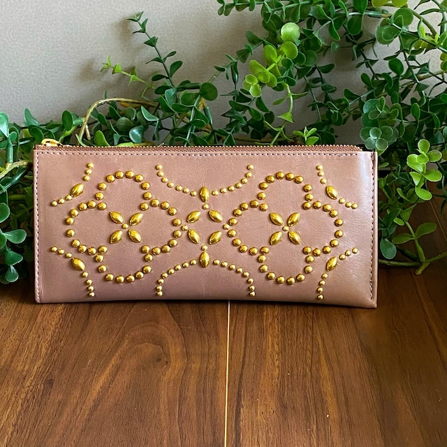 【SALE PRICE ¥22,000→¥17,600】フラワースタッズ ロングウォレット(革色ラベンダーパープル・金具色シルバー)