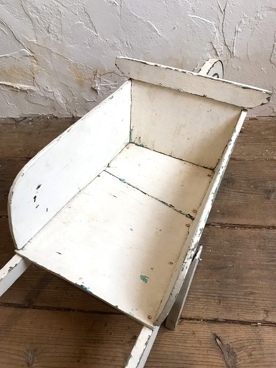 フランス アンティーク ホワイト ペイント カート 手押し車 花車 プランター 木製 手押し車 ホワイトシャビーペイント 白 花車 | Brocante de