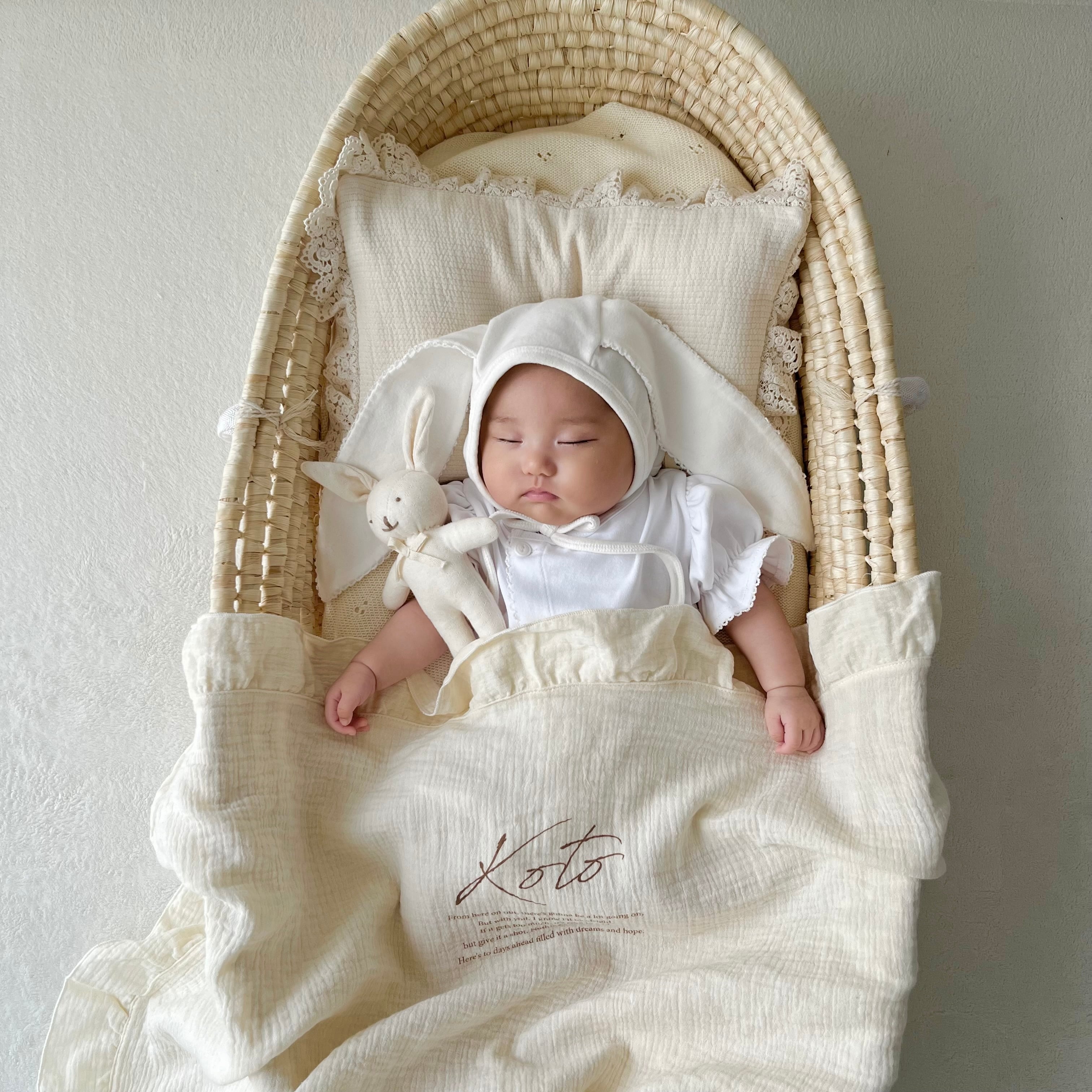 Frilled gauze blanket white | playground