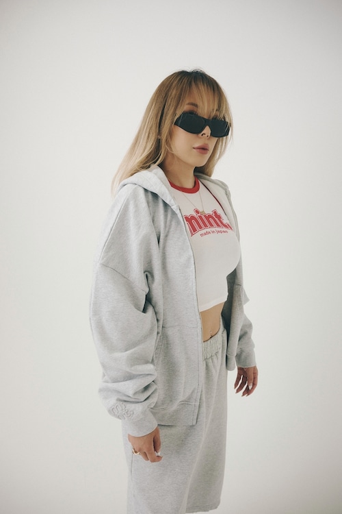 the zipper hoodie. (truffle salt)