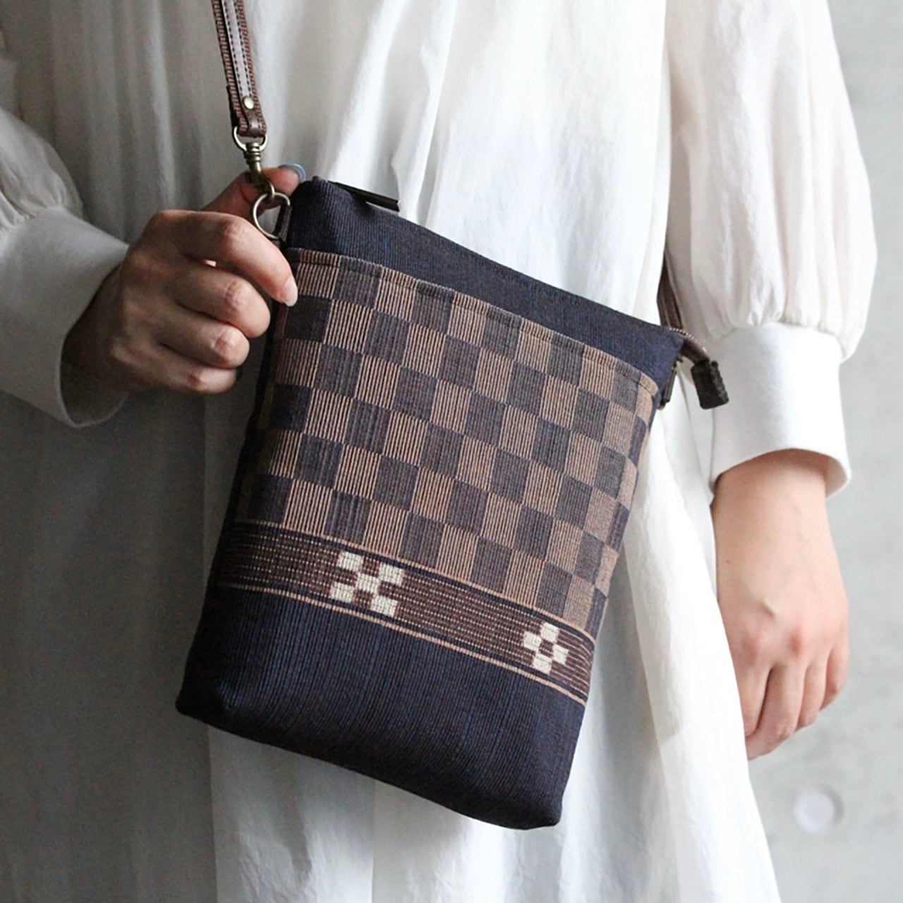 [MINSAH] ショルダーエム 藍ヒチガーラ 藍ヒチガーラ トラベルショルダー [MINSAH] | あざみ屋 公式