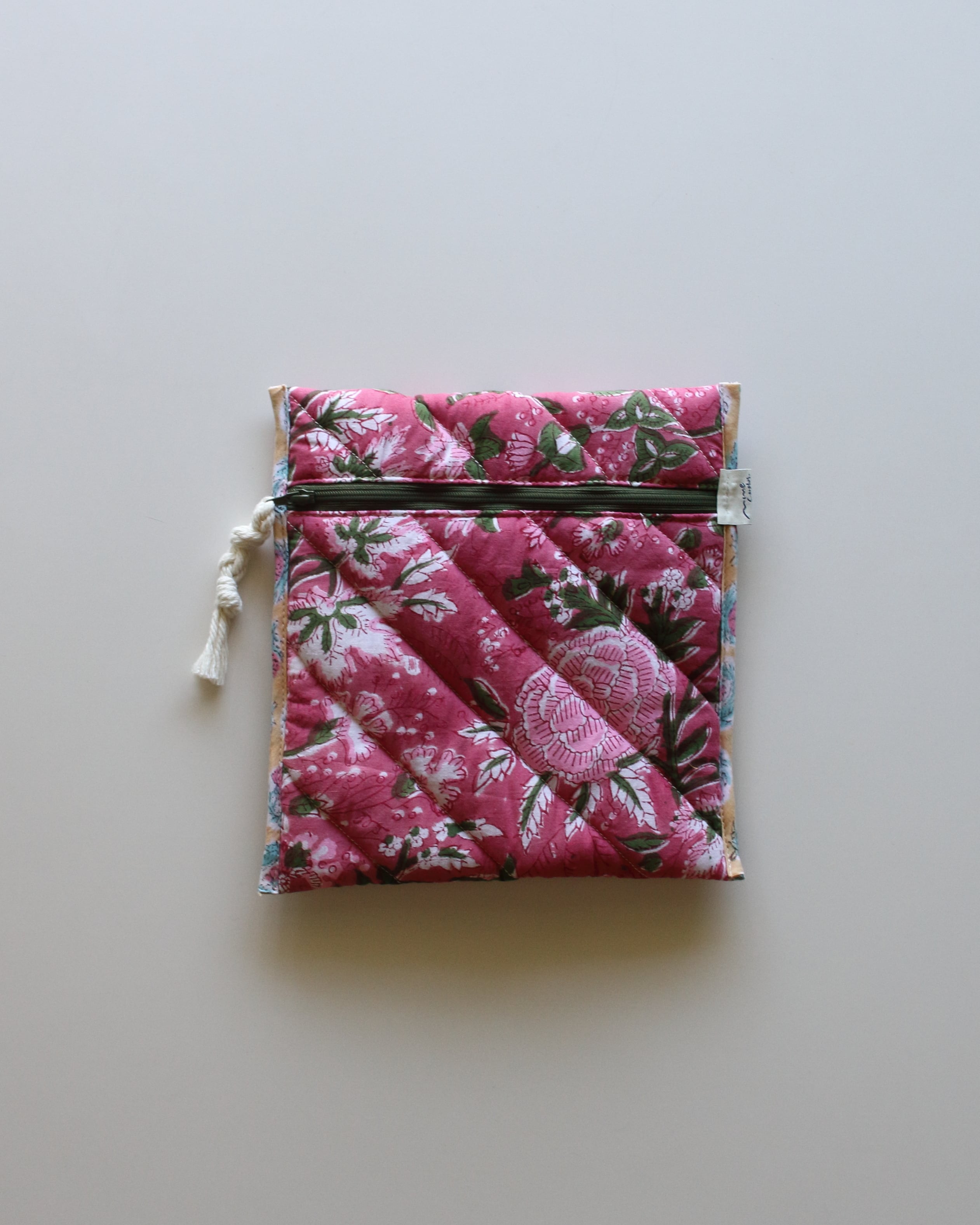 Block quilt Book Sleeve. <pink mood>
