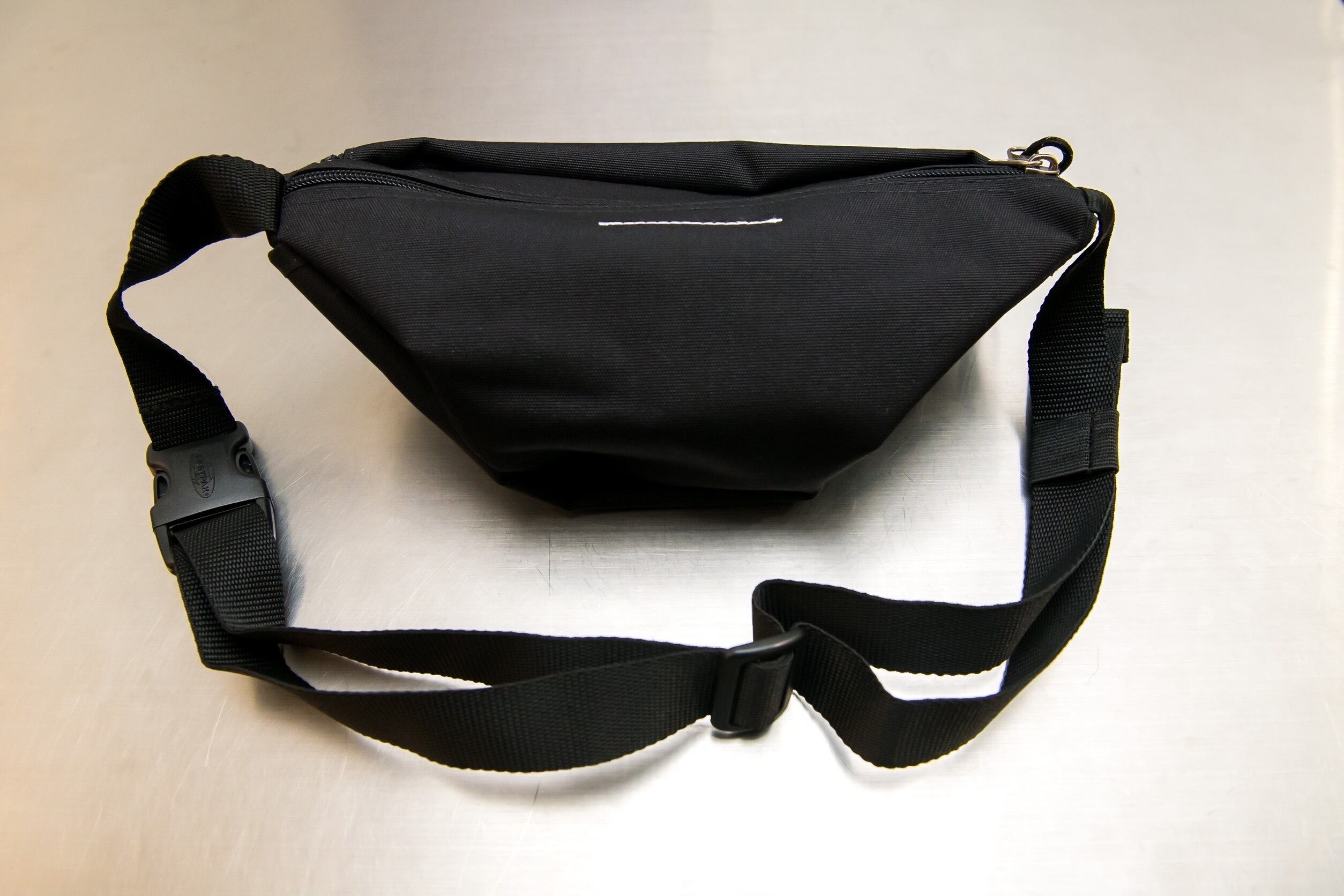 MM6 EASTPAK ボディバッグ Maison Margiela x Eastpak MM6 Springer Reversible Waist Bag Black