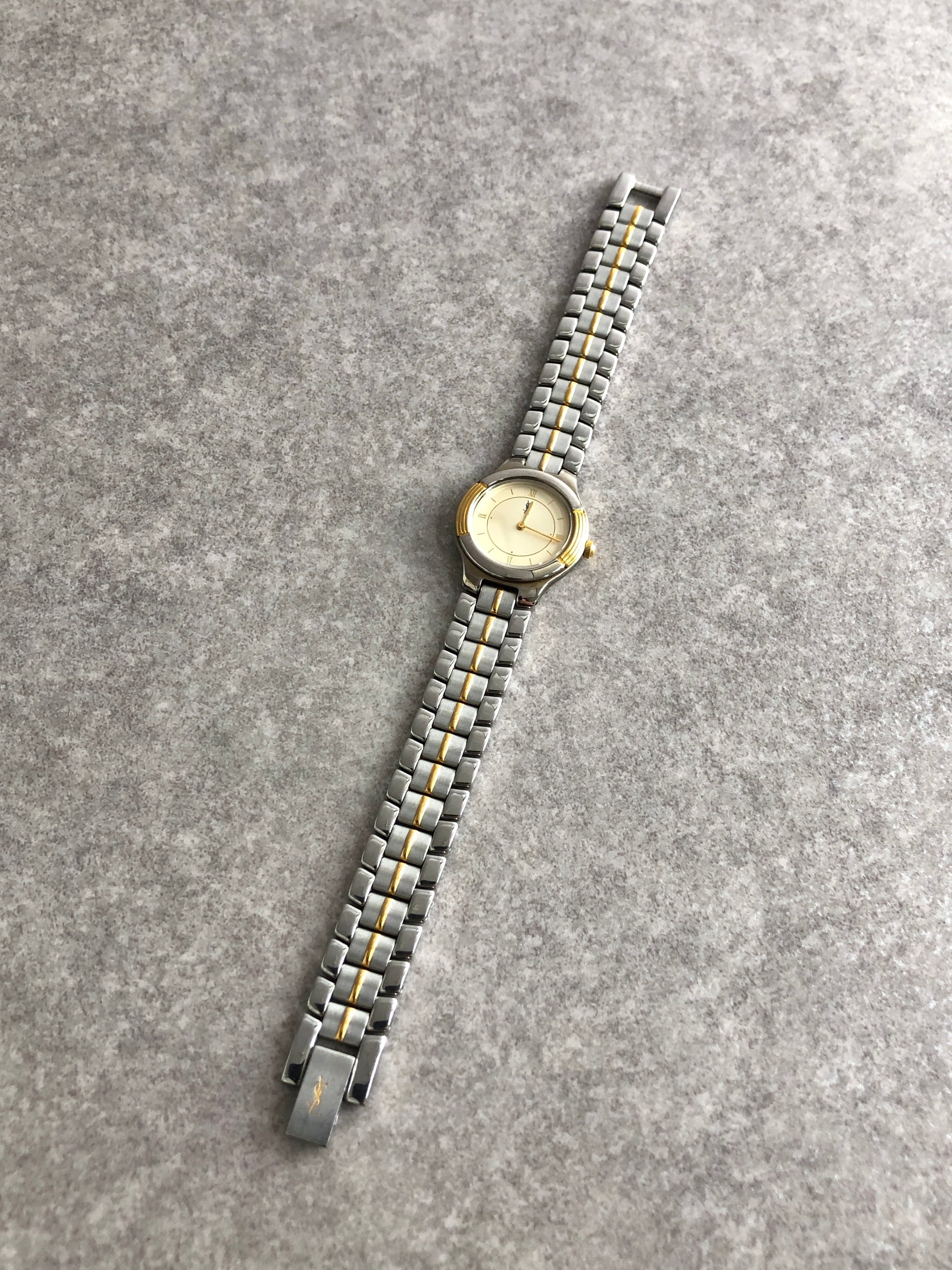 Yves Saint Laurent イヴ・サンローラン 腕時計 シルバー ステンレス