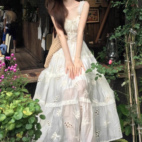 カットアウトデザインアイレットレースワンピ ・70057