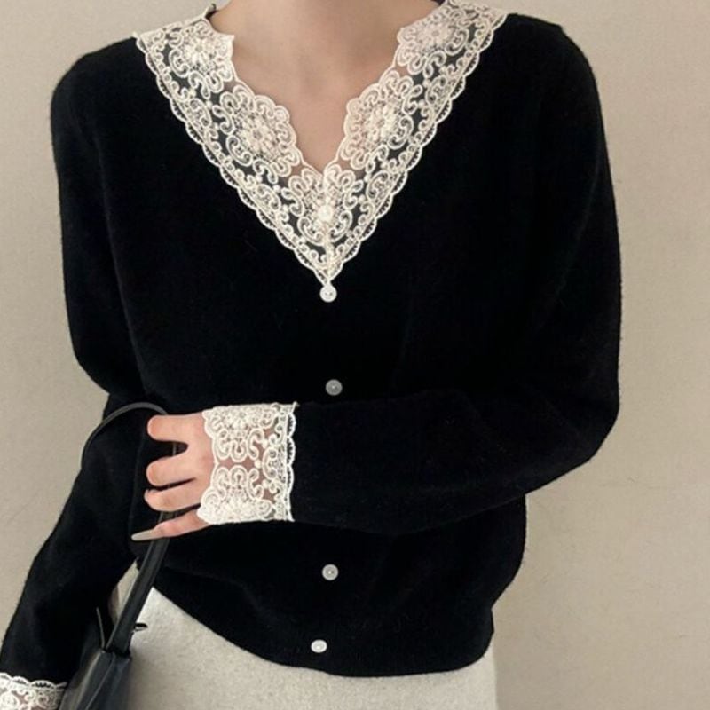 Vネックレーストリムフロントボタントップス L1140