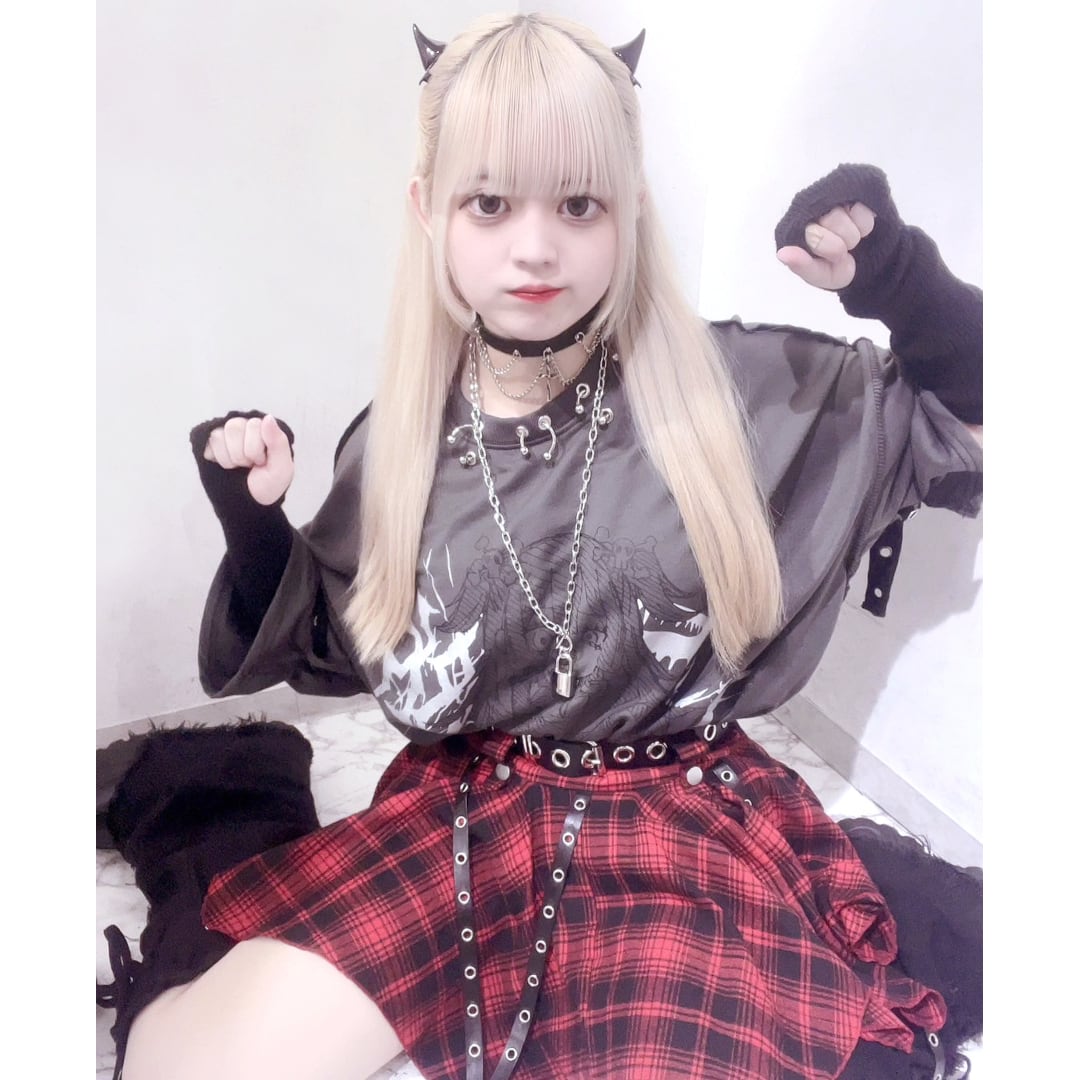 【VOLCAN&APHRODITE】 GIRLピアスベルトステッチTシャツ 新作】GIRLピアスベルトステッチTシャツ | VOLCAN&APHRODITE