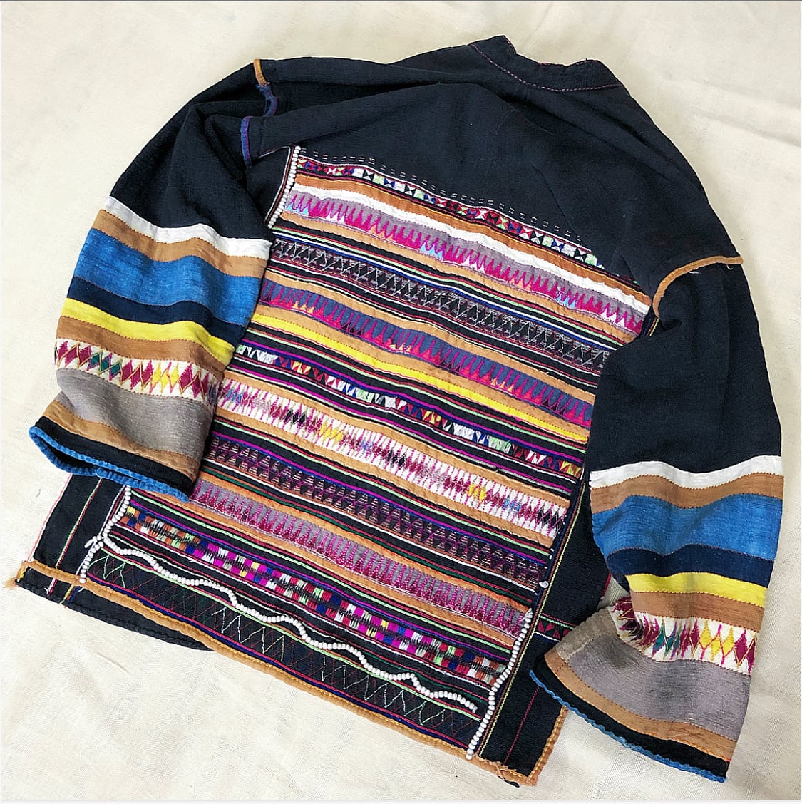 アカ族の刺繍ジャケット | atelier Ren （アトリエレン）アジアの手仕事　 powered by BASE