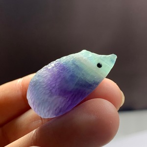 9優しい色合いフローライトハリネズミさん