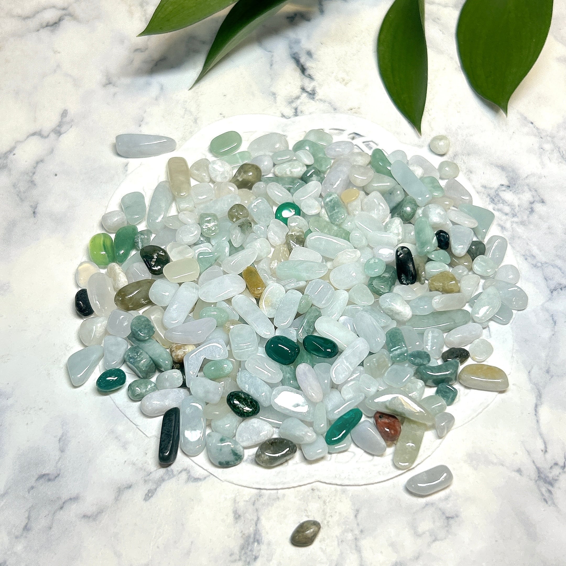 19830】 蛍光鉱物 玉滴石 ハイアライト オパール 天然石 鉱物 原石