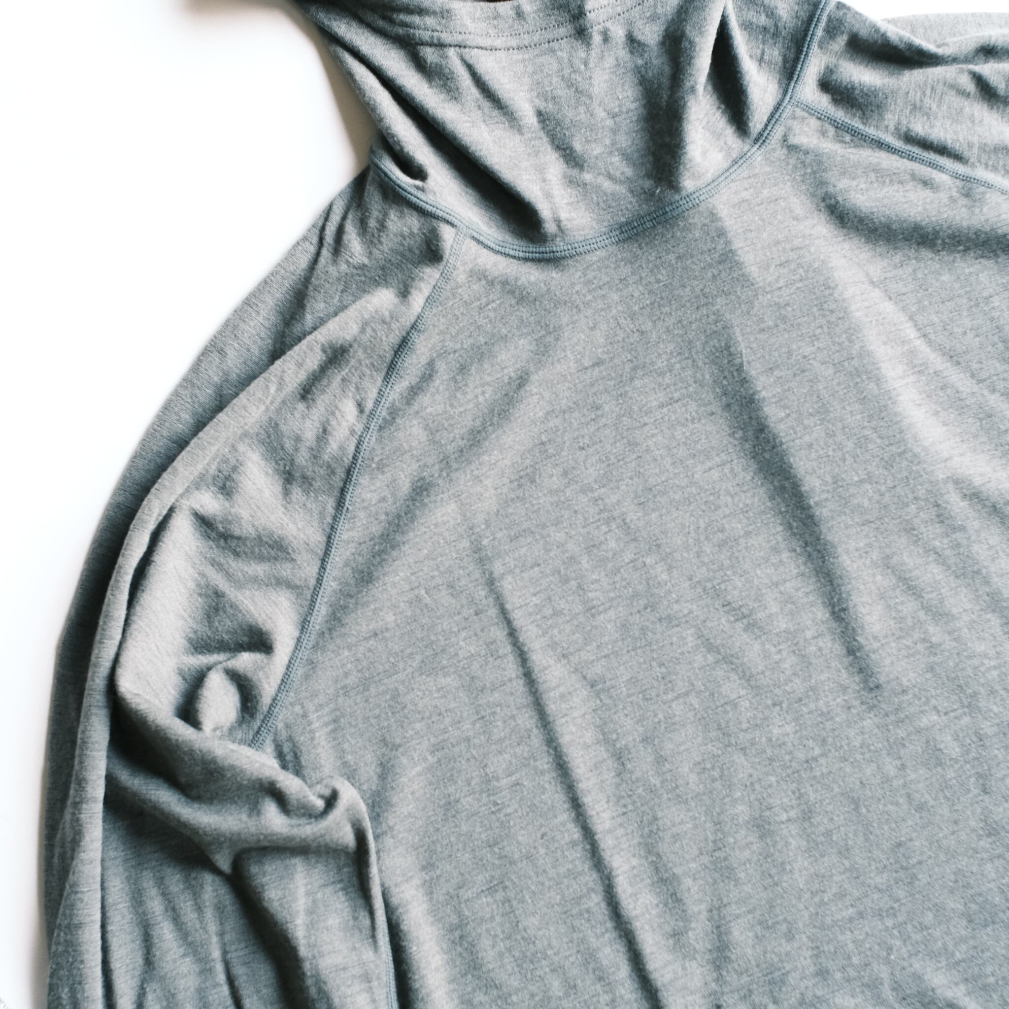 AXESQUIN / Creare Merino 120 Hoodie ( とにかく乾きが早い、超軽量
