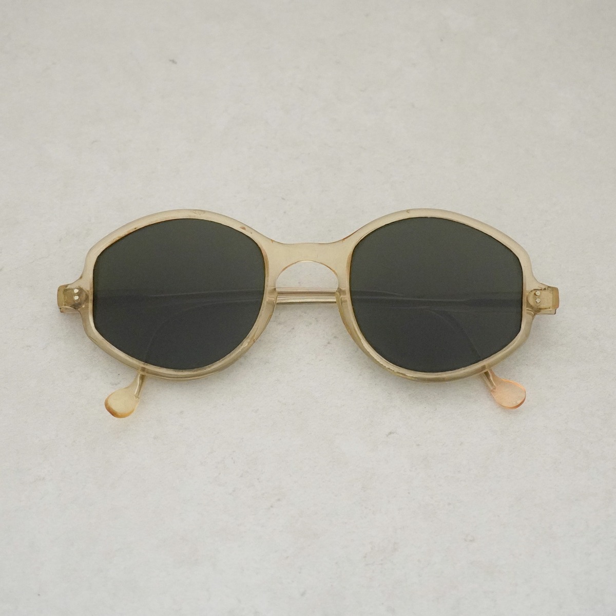 FRENCH VINTAGE】【DEADSTOCK】スキンカラー 50年代 サングラス  