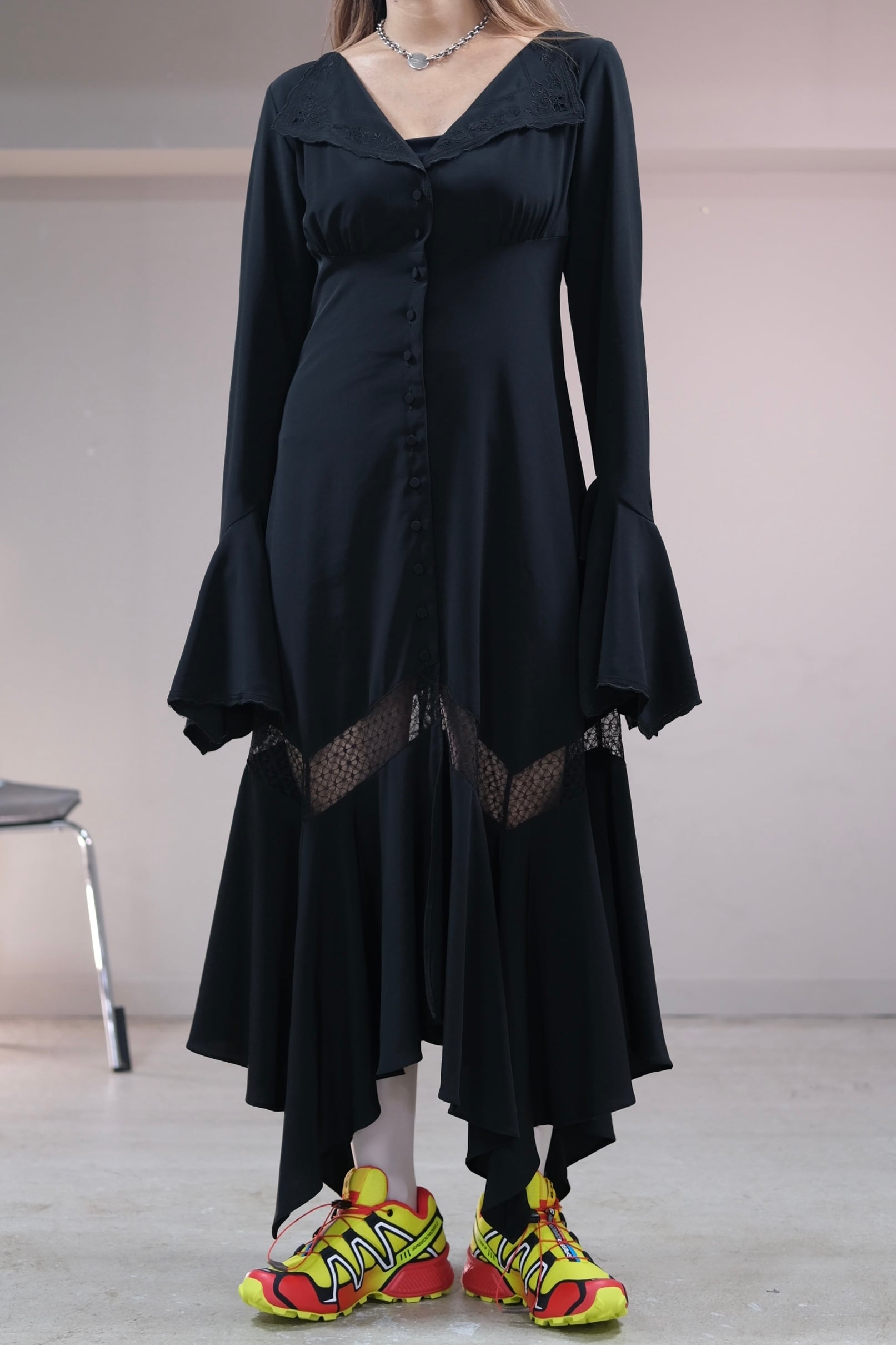【FETICO】24SS RUFFLED-HEM CREPE DRESS FETICO】RUFFLED-HEM CREPE DRESS | loop