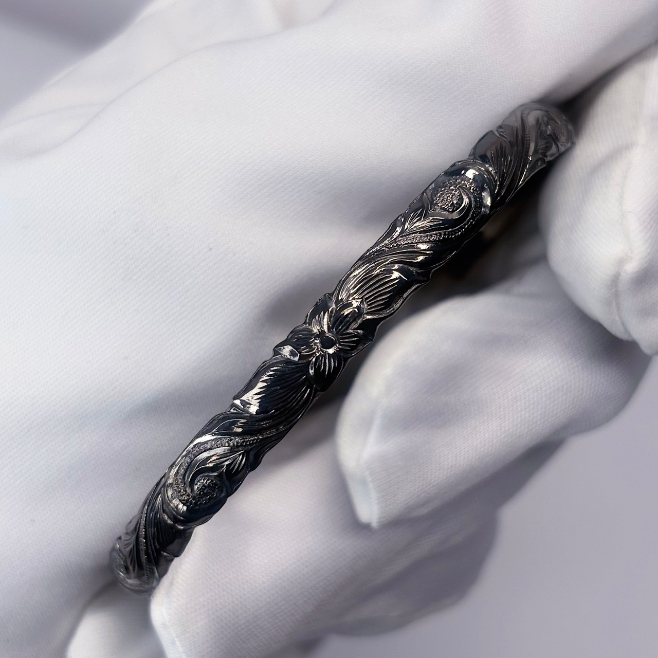 Heritage Bangle -Black-