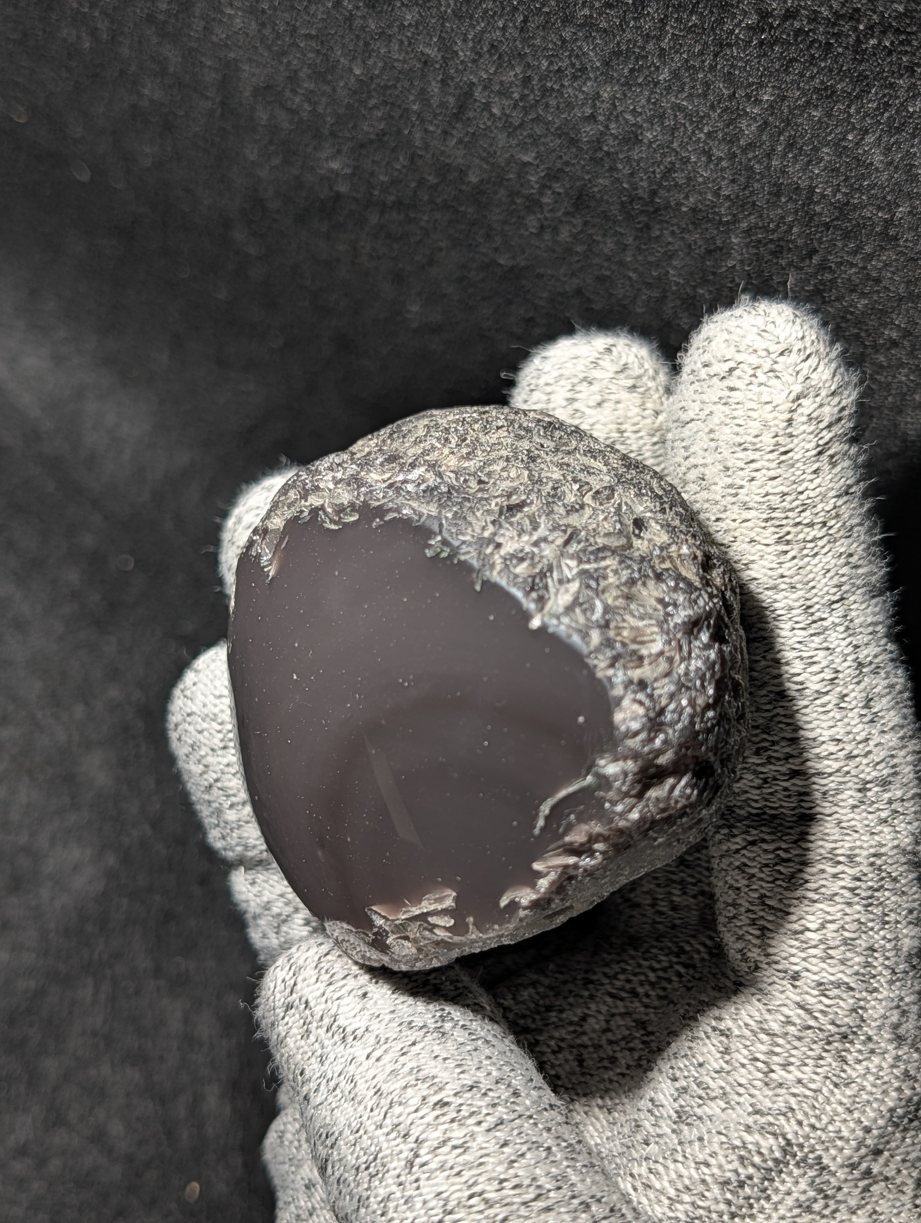 ピンクに煌めく黒曜石 | 玲瓏石工房 - Reiro Stone Studio