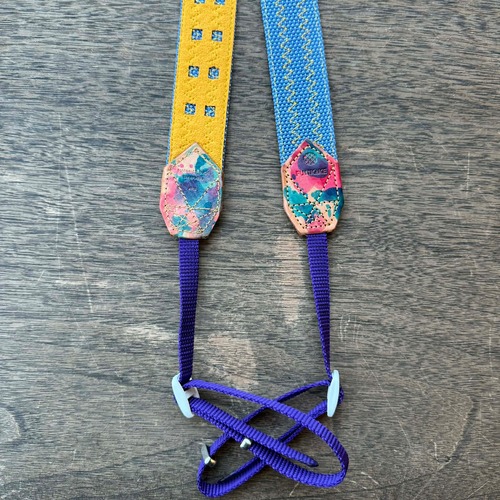 30mm幅カメラストラップ水色裏地黄色革ムラ染