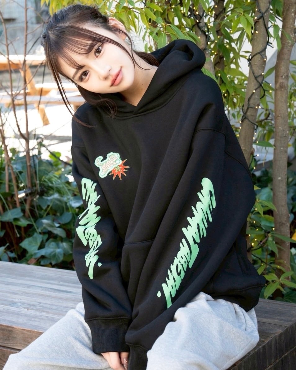 『美品』チュウカタベタイ × ペロリンガール コラボパーカー ペロリンガールコラボパーカー/Black | チュウカタベタイ