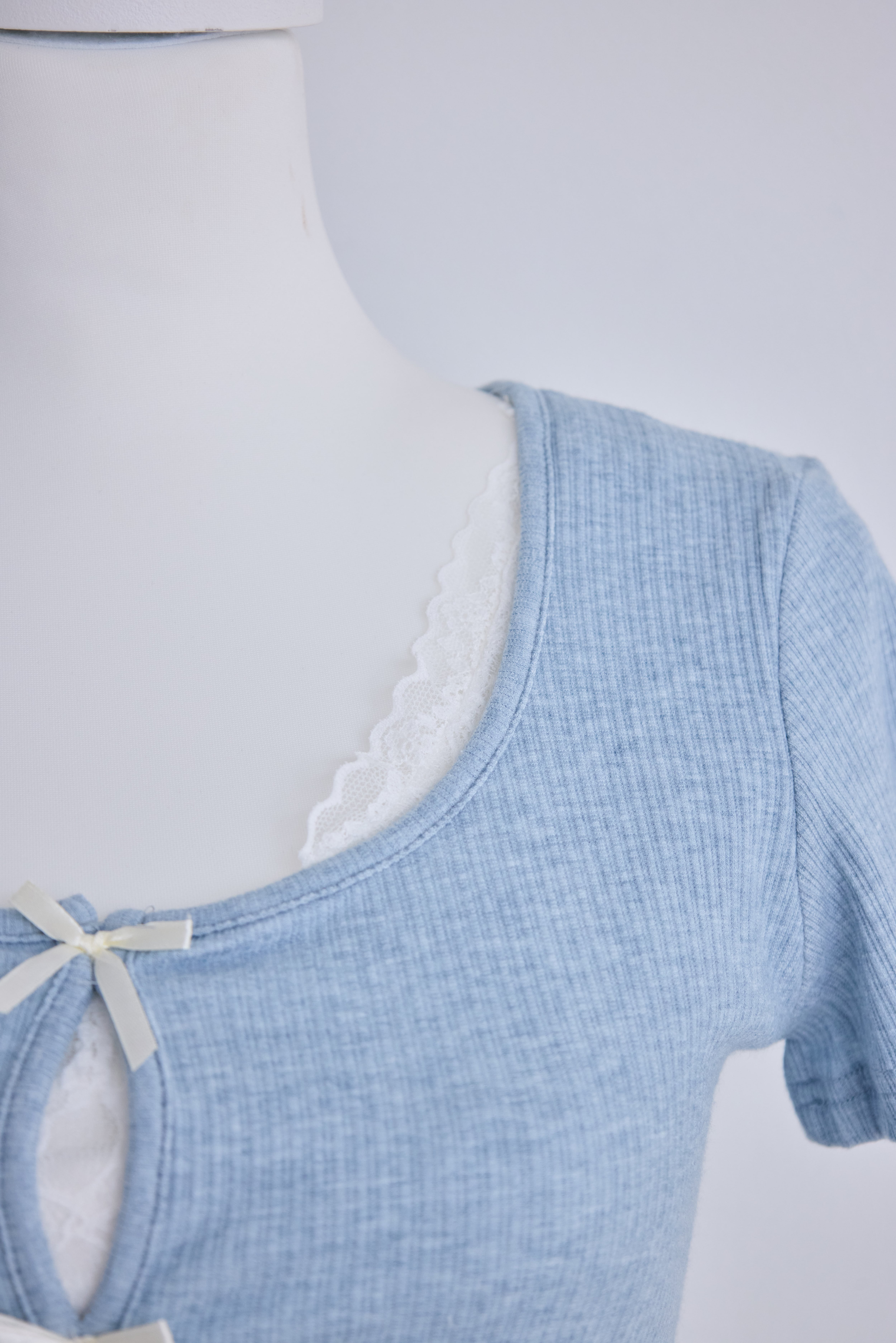 lace layered ribbon tops | Désir et Raison