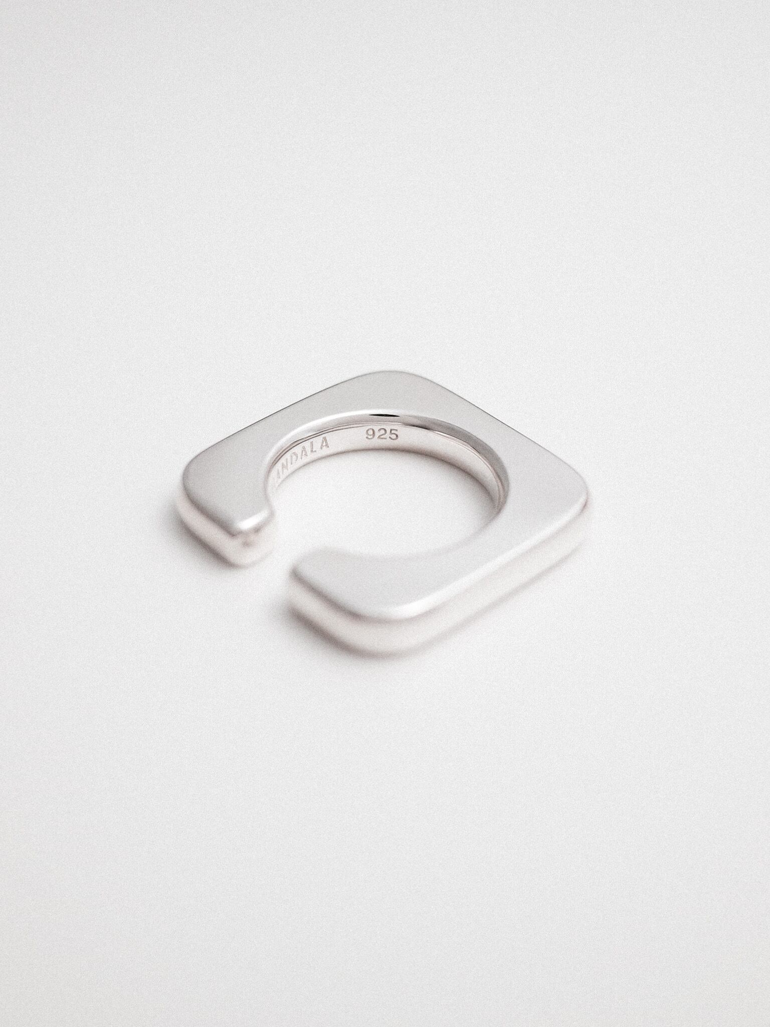 ALANDALA アランダラ VAULT LIGHTバングル SV925 FLAT CUFF | ALANDALA Online Shop