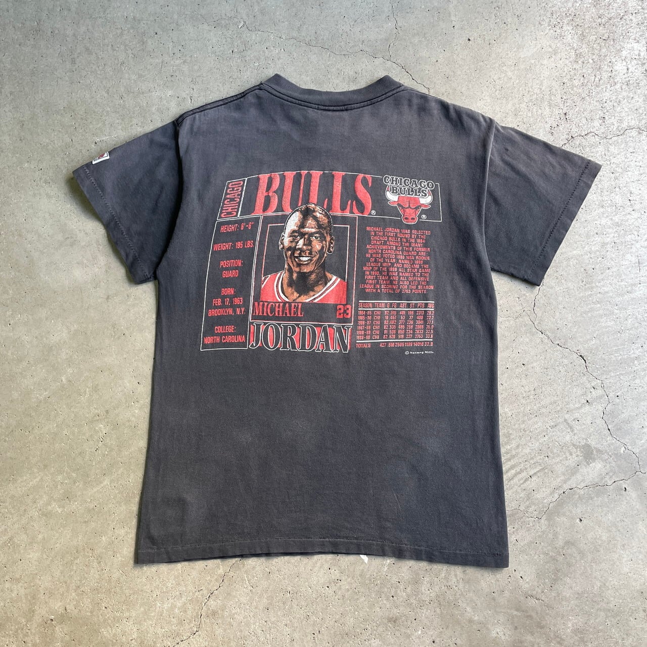 90年代 USA製 NUTMEG NBA CHICAGO BULLS シカゴブルズ マイケル・ジョーダン 両面プリントTシャツ メンズM相当 古着  90s ヴィンテージ ビンテージ バックプリント シングルステッチ フェードブラック 墨黒【Tシャツ】【FSS2308-30】 | cave ...