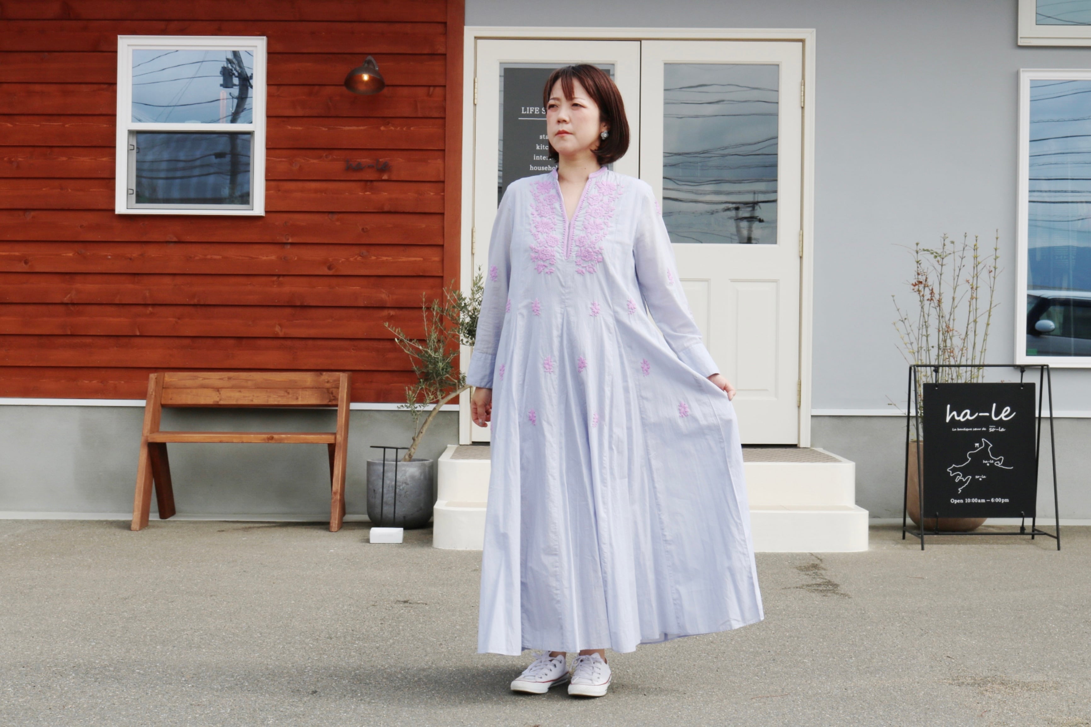 ne Quittez pas / Chikan Embroidery Panel Dress |Lt.Blue | Zakka