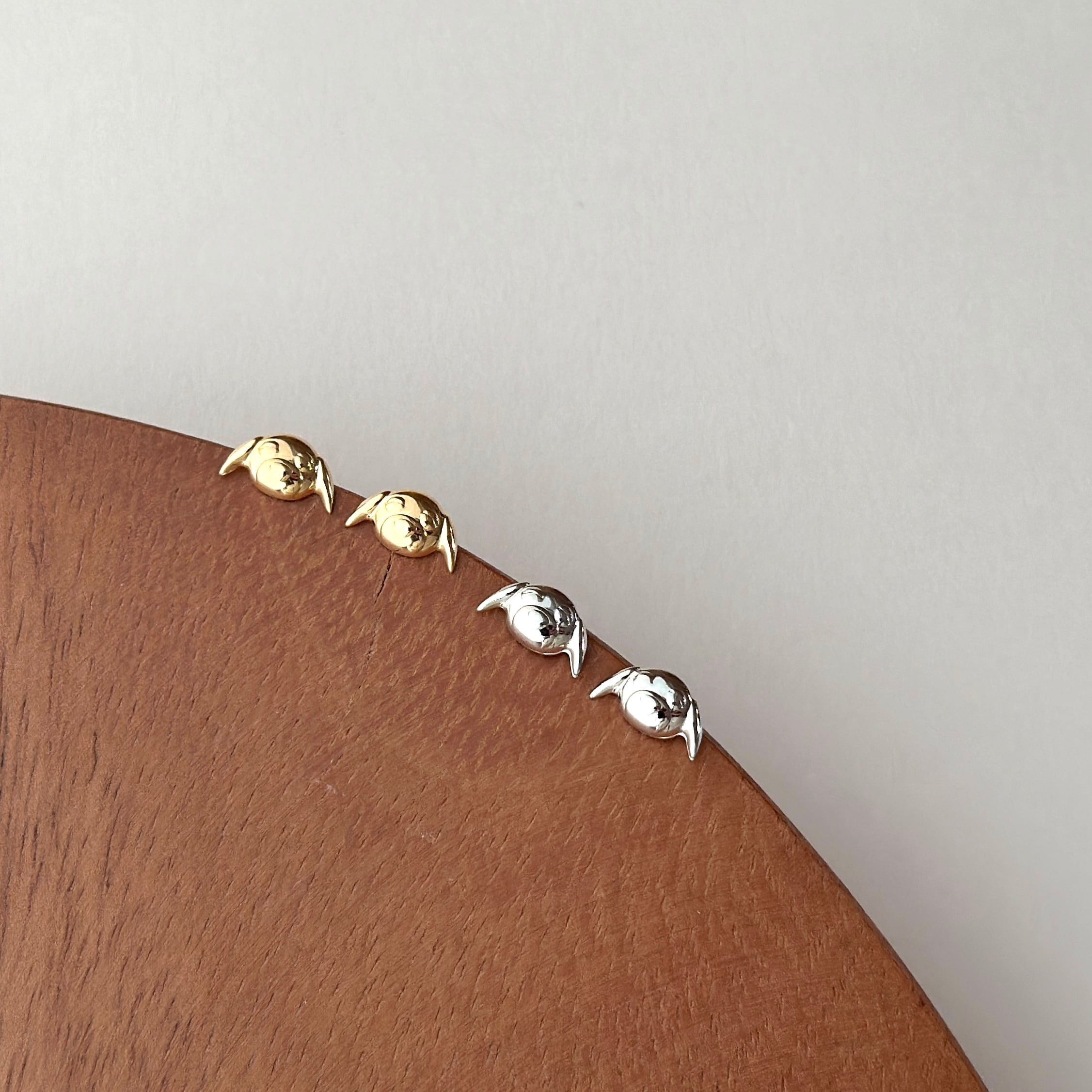 K18 地金 イヌのピアス | KOHOSHOKAI