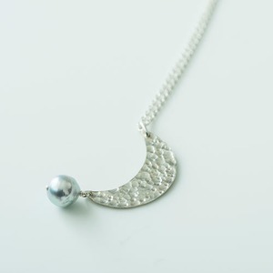 necklace-moon silverblue