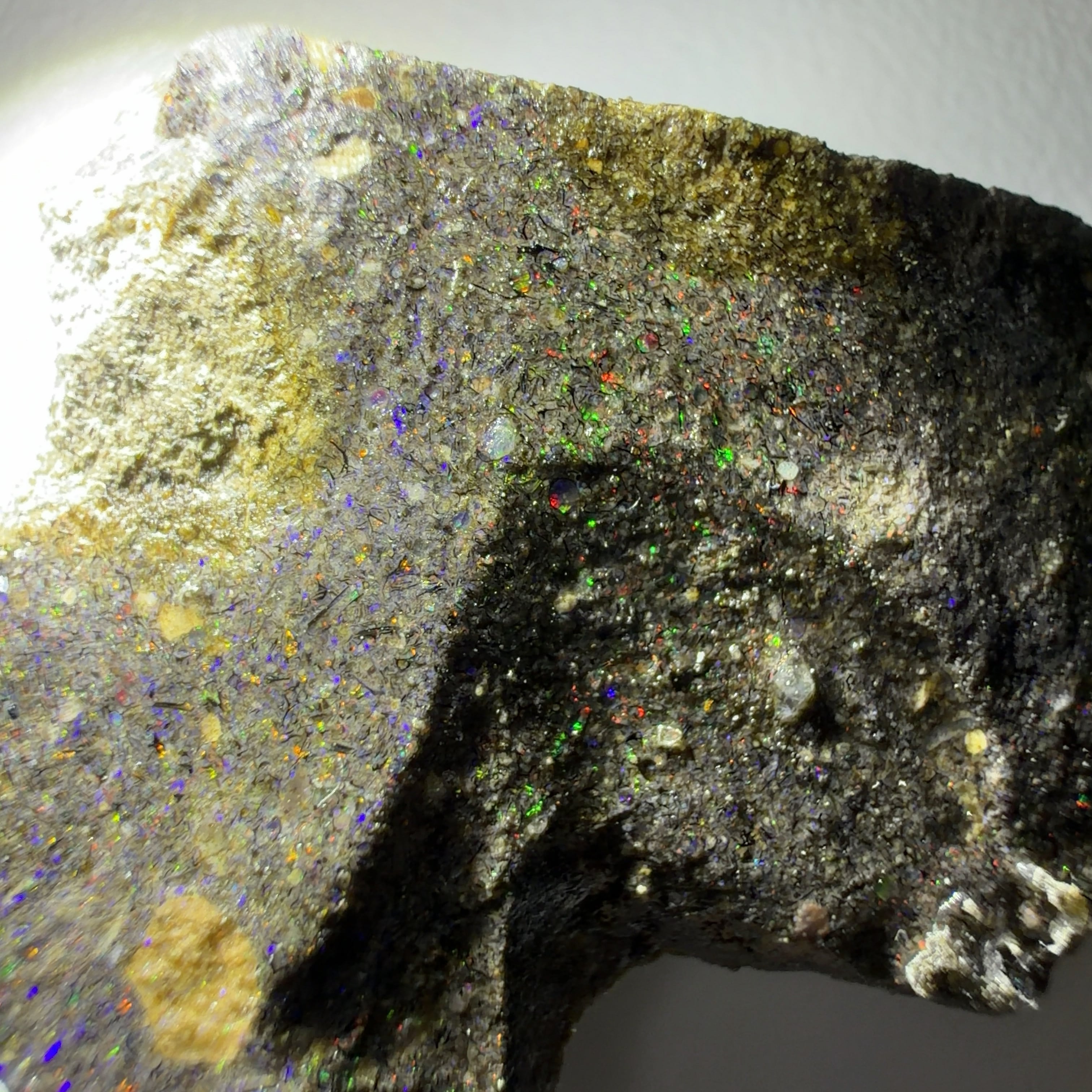 18137】 スギライト 杉石 南アフリカ産 天然石 鉱物 原石