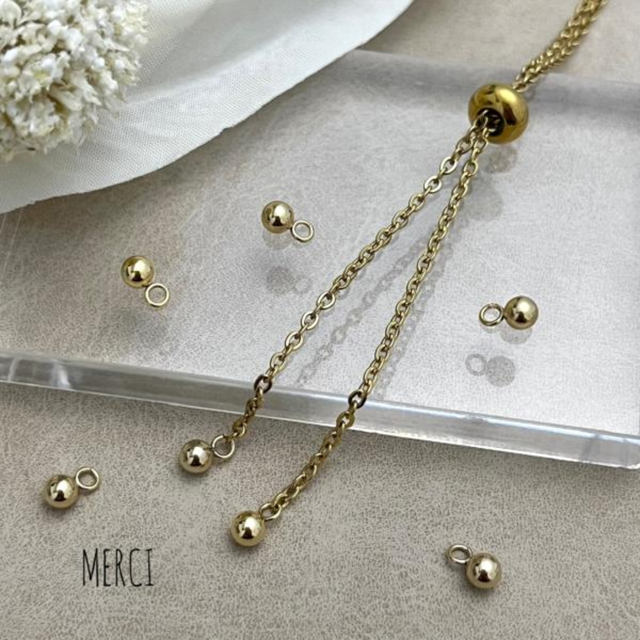 【4pcs】4mmステンレス製ゴールドボールチャームコネクター /ラウンド