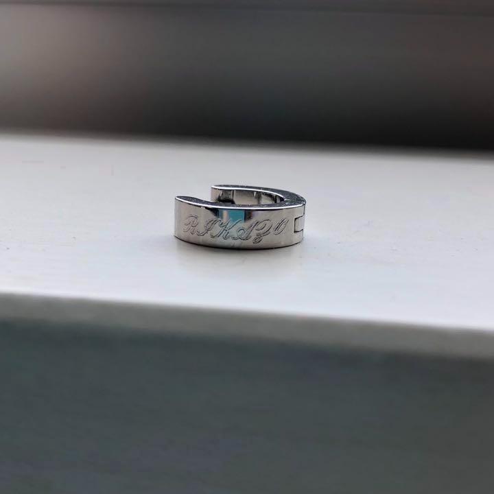 ステンレス製世界にひとつのオリジナルフープピアス 紫 パープル