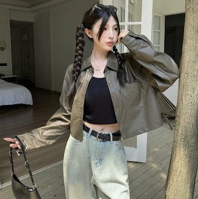 後ろ姿をおしゃれ魅せ クロップド バックシャン フェイクレザー 