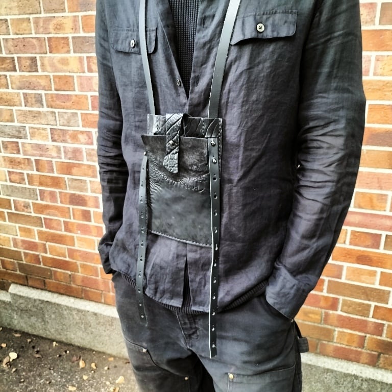 BLACK LAGOON POCKET SHOLDER 4D