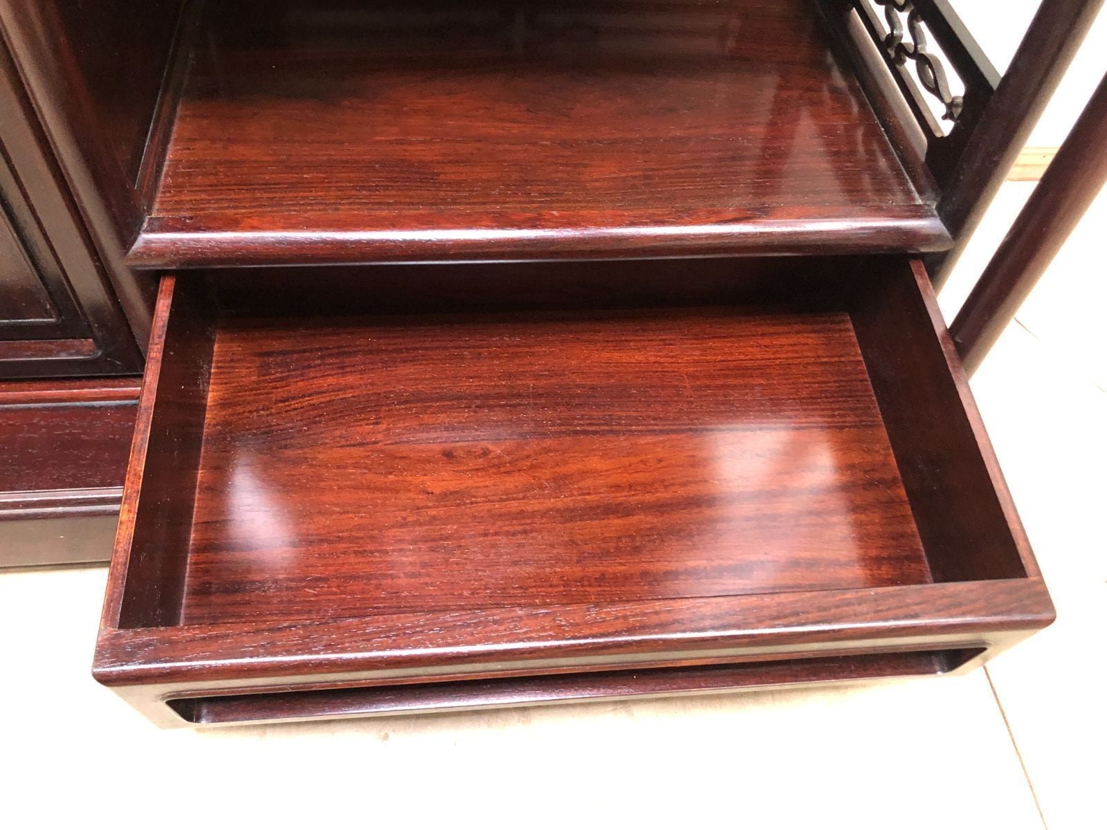 飾り棚 和棚 茶棚 アンティーク 彫刻入り 送料込み 飾り棚 和棚 茶棚 アンティーク 彫刻入り 送料込み 250309-1 | みなと