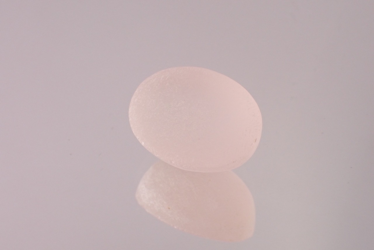 【研磨セット】未研磨ローズクォーツ(原石のみ)　3.60g　[D2-491]