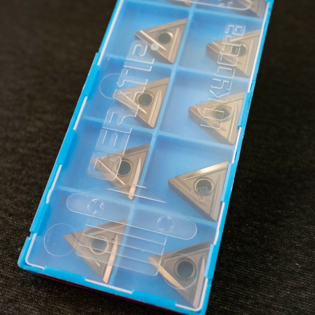 京セラ TNGG160404R-C:PV7025