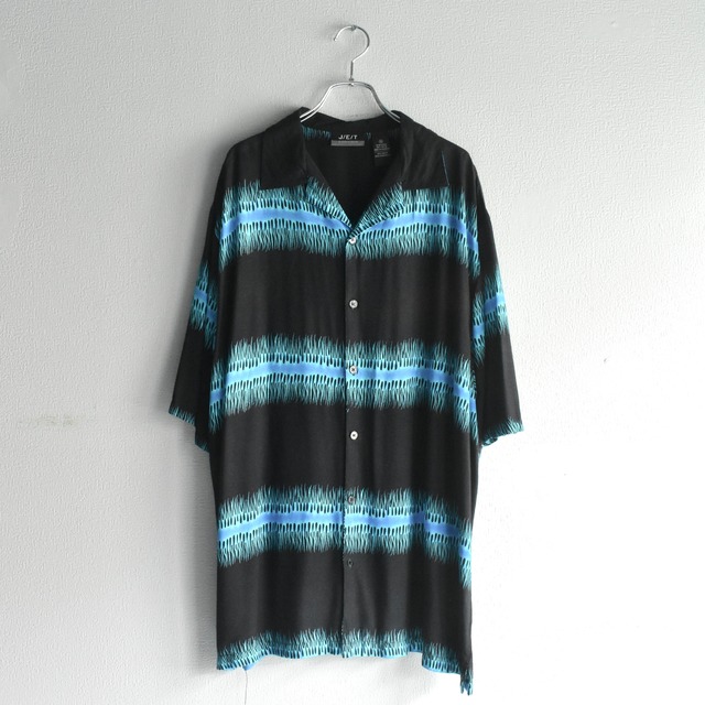 Flame Patterned Rayon Fabric Open Collar Shirt s/s