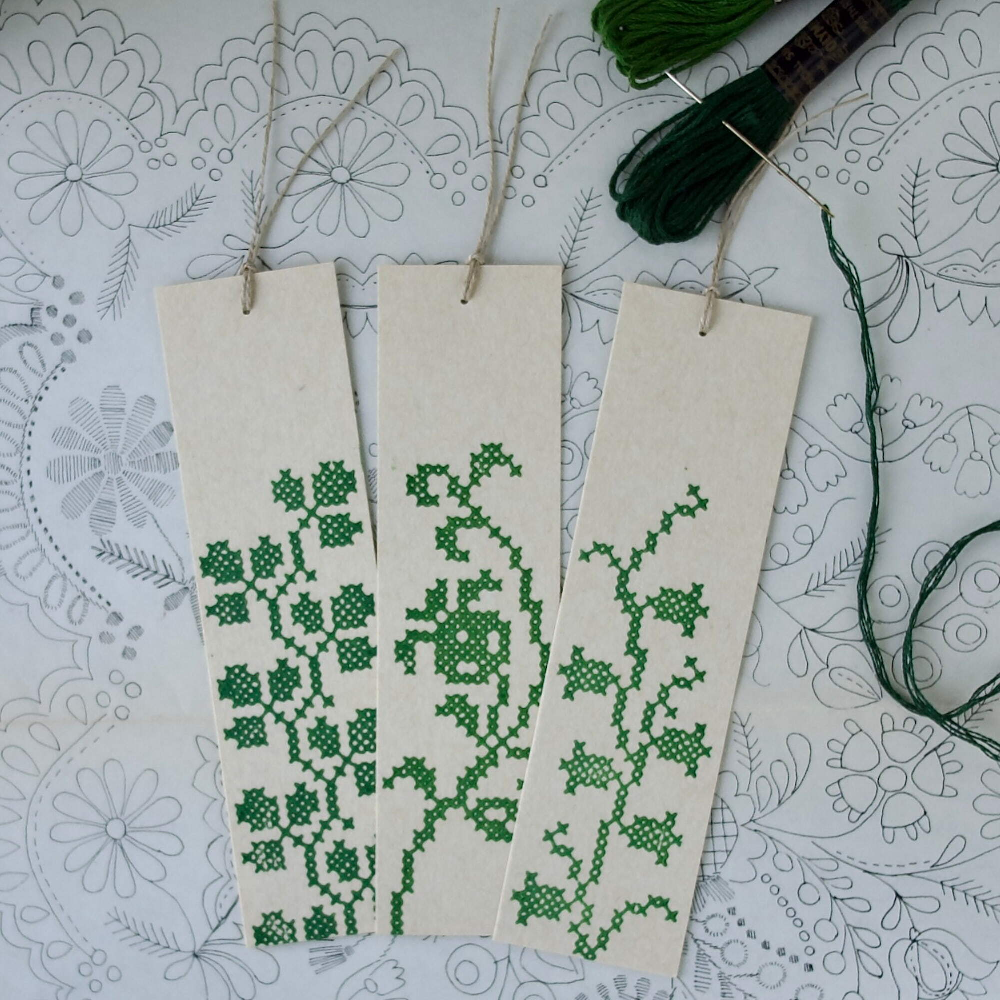 【刺繍のしおり3枚組】スズラン バラの蕾 クローバー / クロスステッチ / 34×126mm / 活版印刷