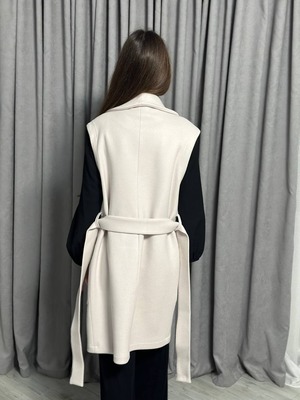 ウクライナ産カシミヤ手刺繍スリーブレスコート（帯付き）シルク糸　レディース