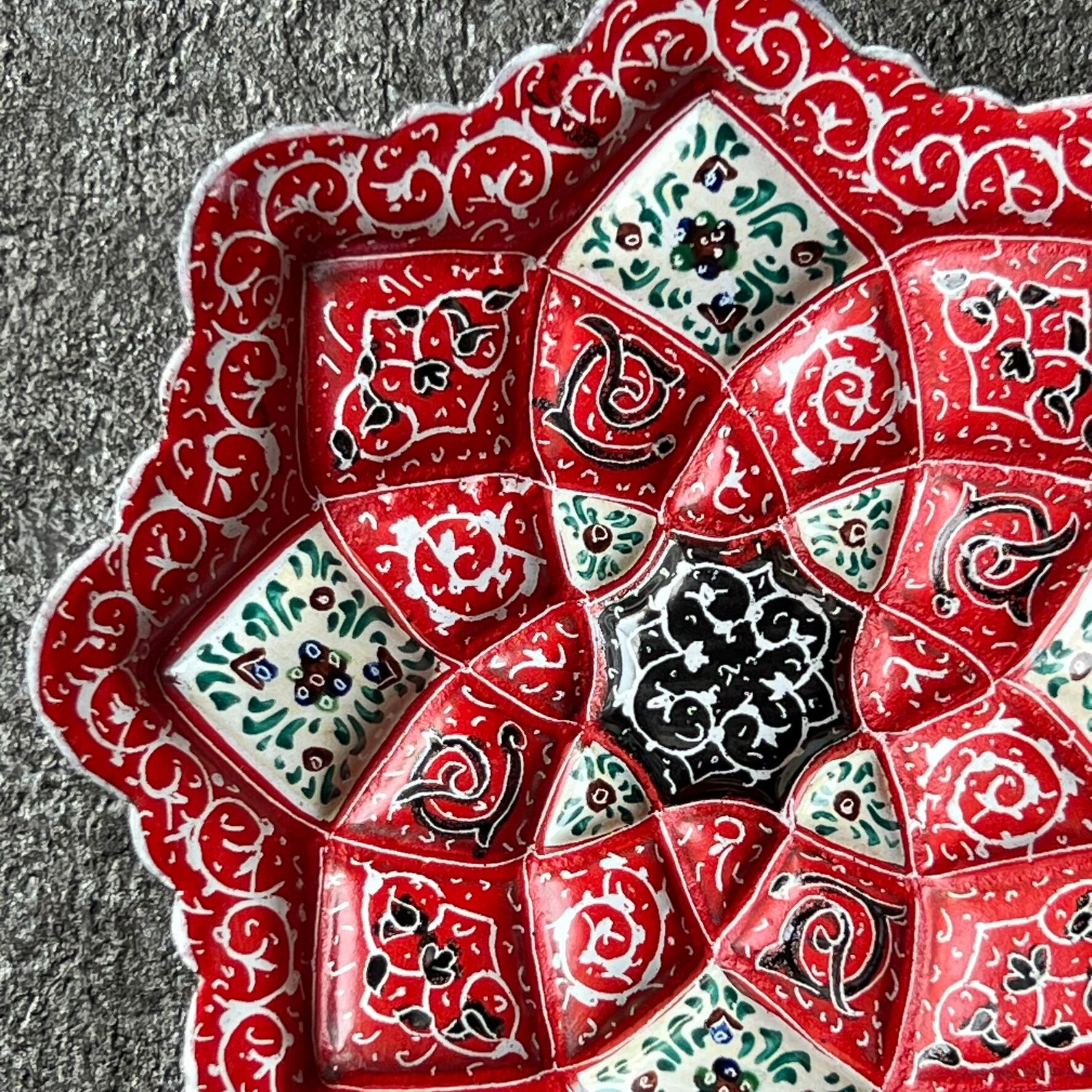 ペルシャの飾り皿（ミーナーカーリー）12cm アクセサリートレイ