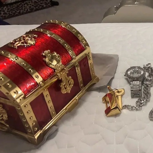 ジュエリーボックス 2層 ＜ゴールド&レッド＞ メタルジュエリーボックス 収納ボックス 小物入れ オシャレ メイクオーガナイザー クリエイティブ多層宝箱ロック付きブリキの箱 宝物箱 女の子へのギフト用