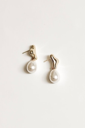 A.B.ELLIE Mini Irregular Orb x Pearl Drop ブライダルピアス｜公式取扱 onnellinen