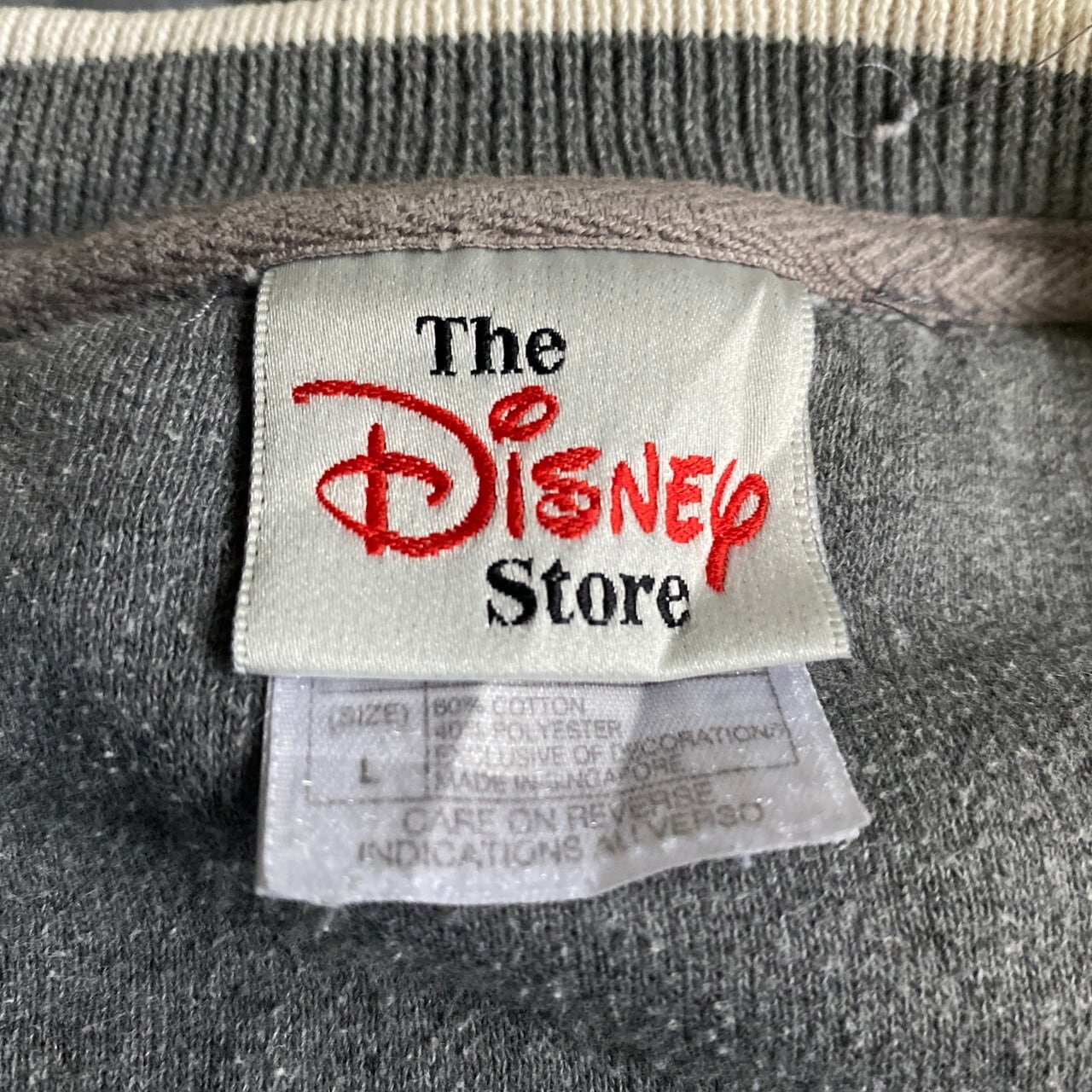 【新品未使用】不思議の国のアリス　トレーナー　スウェット　Disney